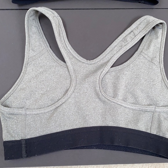 Nike sports bras - Picture 3 of 5
